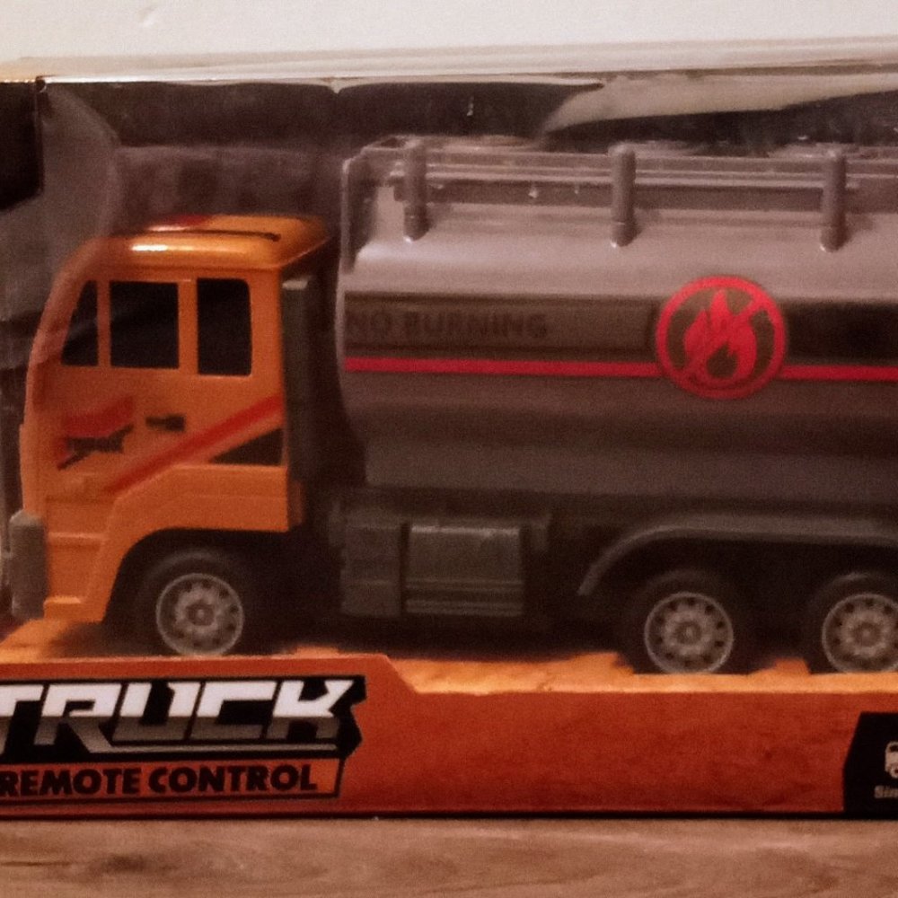 New Urban Series R/C Truck 1:16 Scale-Model NO. 26968